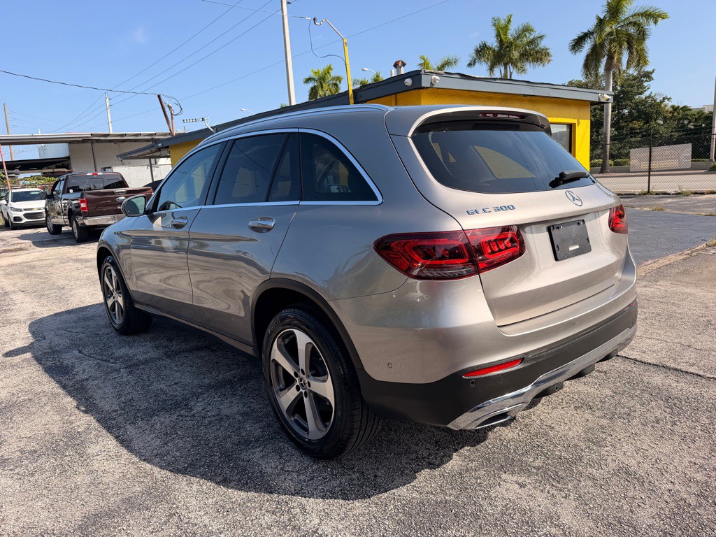 2022 Mercedes-Benz GLC-Class Image 13