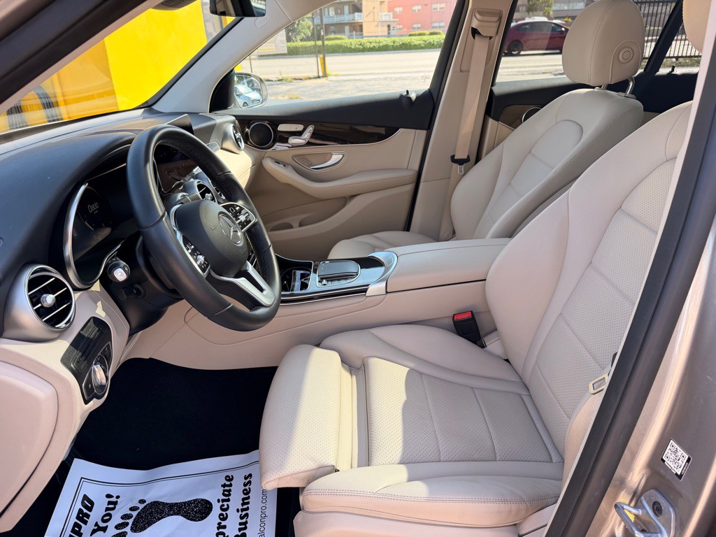 2022 Mercedes-Benz GLC-Class Image 14