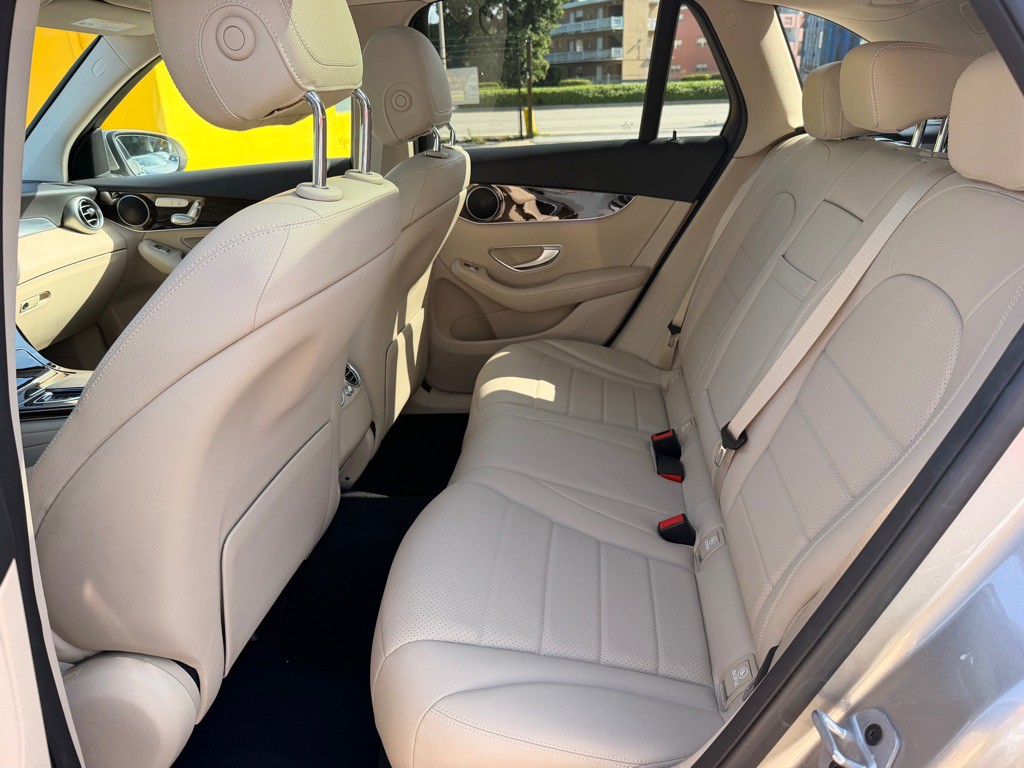 2022 Mercedes-Benz GLC-Class Image 17