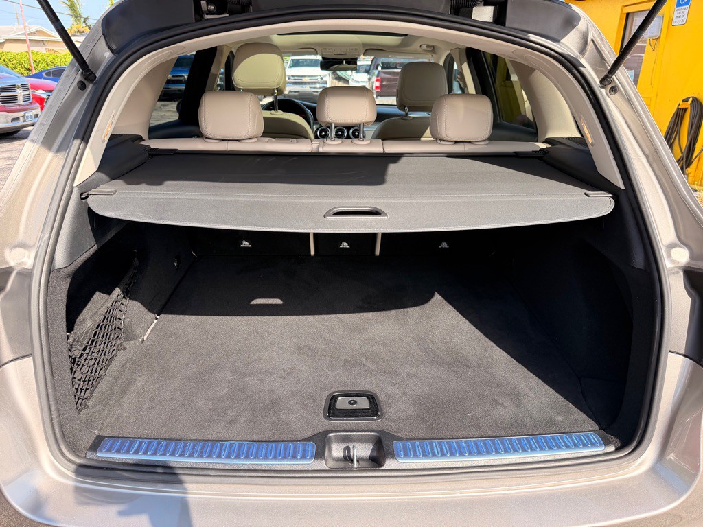 2022 Mercedes-Benz GLC-Class Image 18