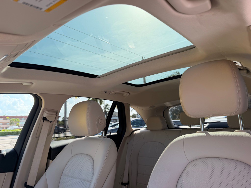 2022 Mercedes-Benz GLC-Class Image 20
