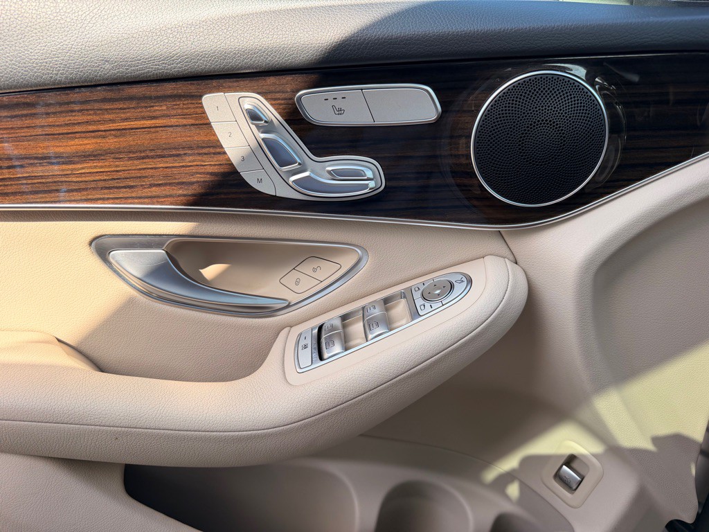 2022 Mercedes-Benz GLC-Class Image 24