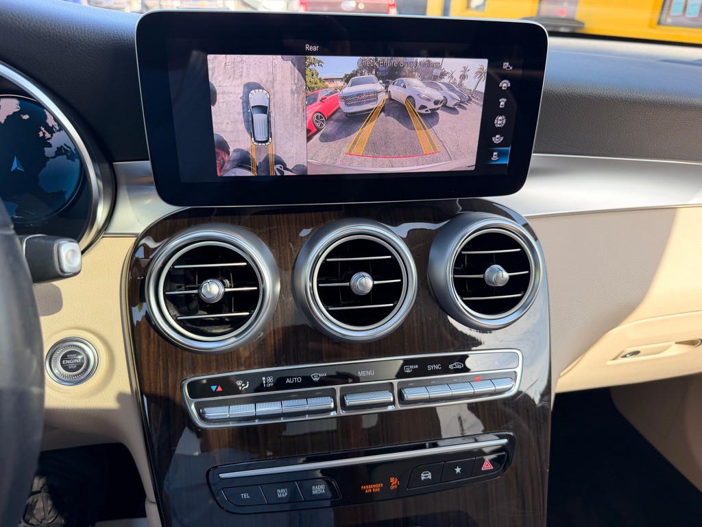 2022 Mercedes-Benz GLC-Class Image 25