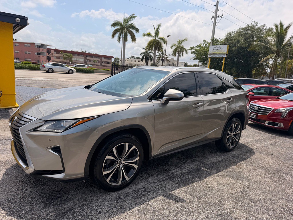 2019 Lexus RX Image 3