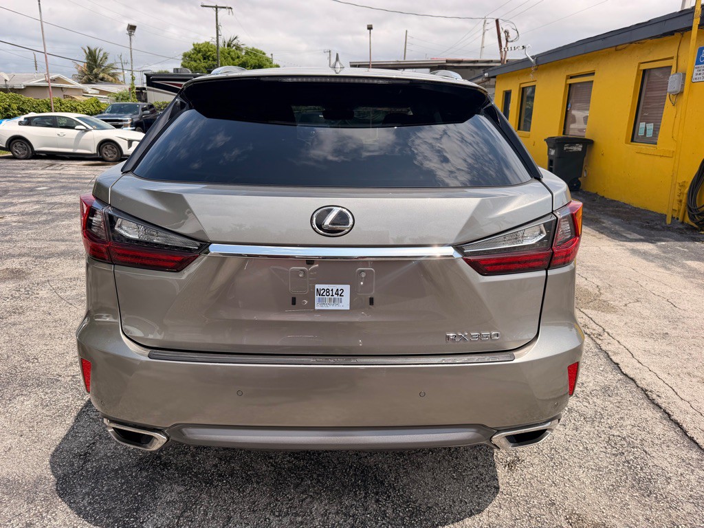 2019 Lexus RX Image 12
