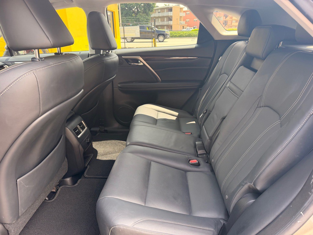 2019 Lexus RX Image 18
