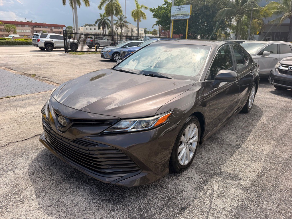 2019 Toyota Camry Image 3