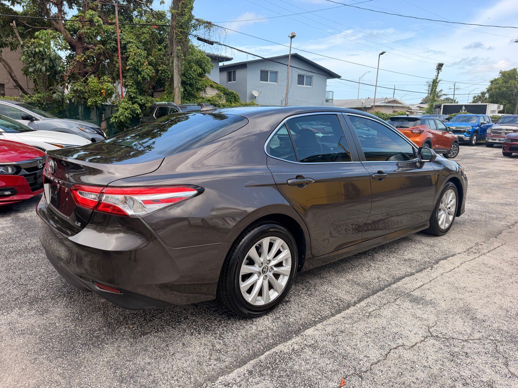 2019 Toyota Camry Image 9