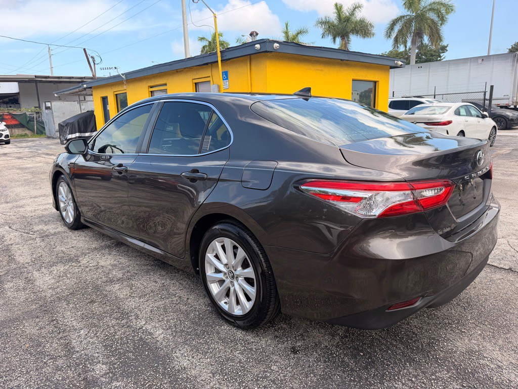 2019 Toyota Camry Image 13