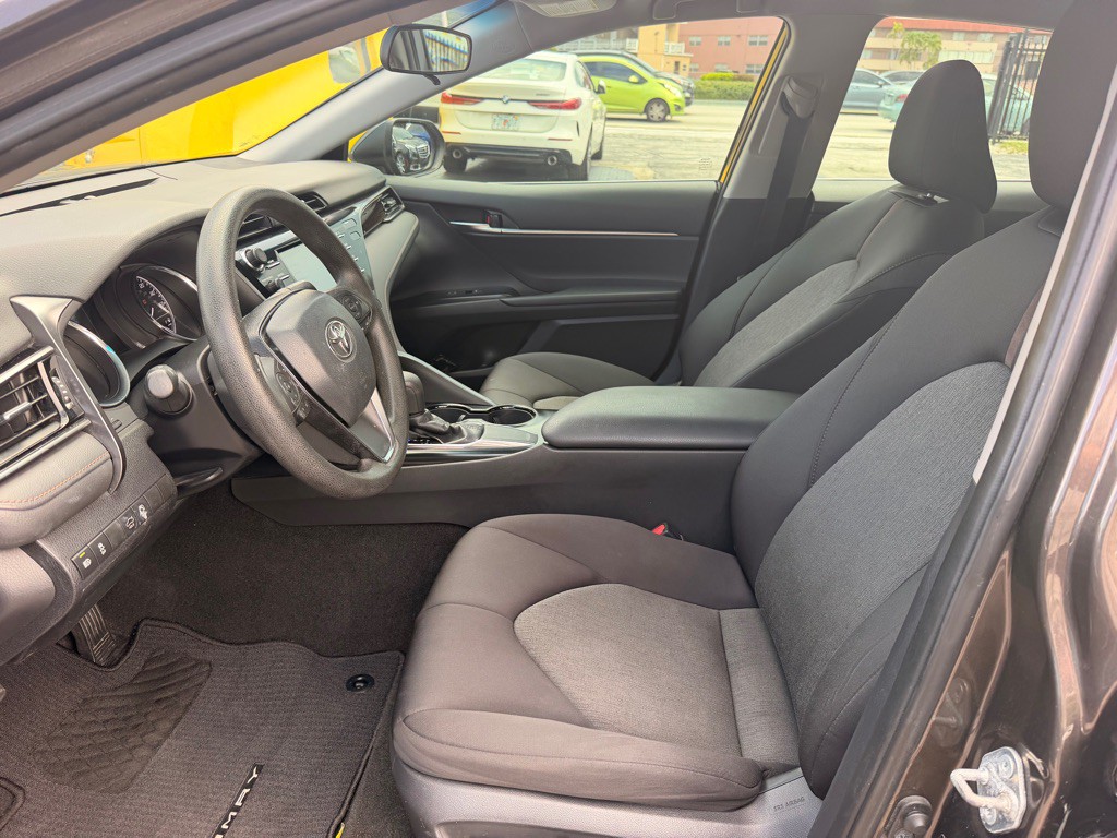 2019 Toyota Camry Image 14