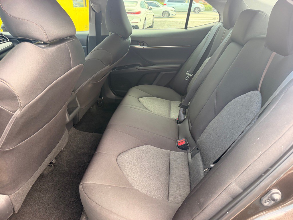 2019 Toyota Camry Image 16