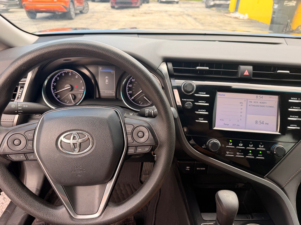2019 Toyota Camry Image 17