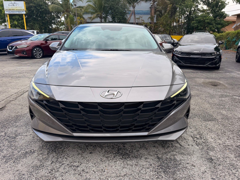 2022 Hyundai Elantra Image 4