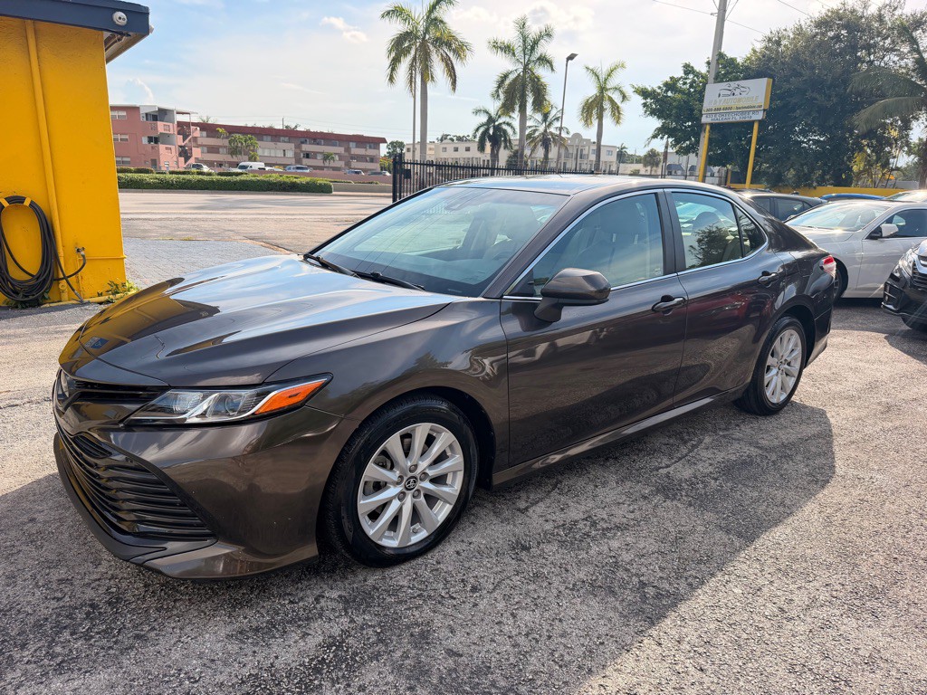 2018 Toyota Camry Image 3