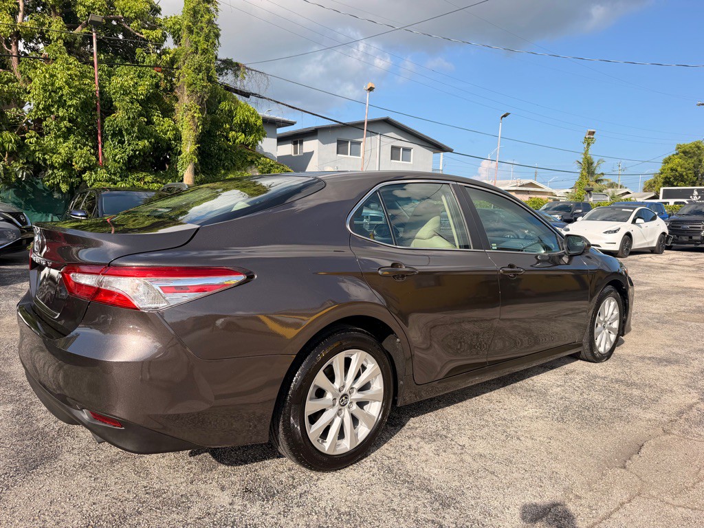 2018 Toyota Camry Image 9