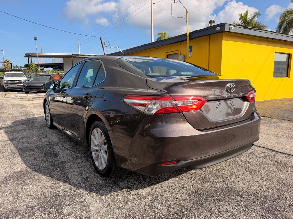 2018 Toyota Camry Image 12