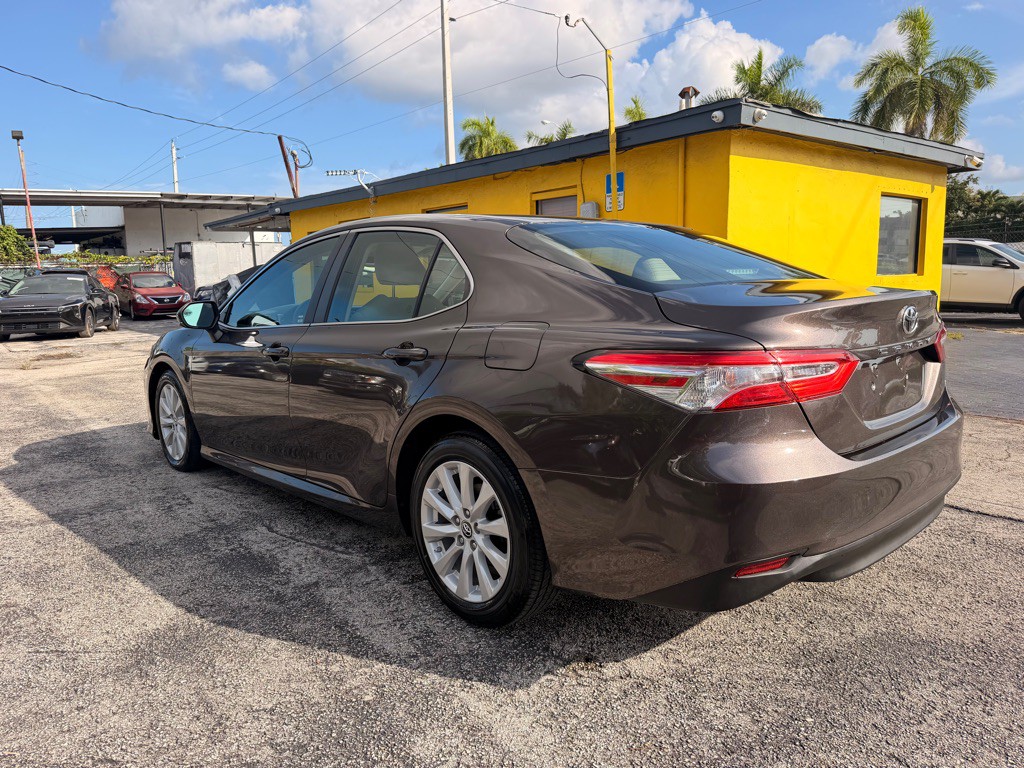 2018 Toyota Camry Image 13