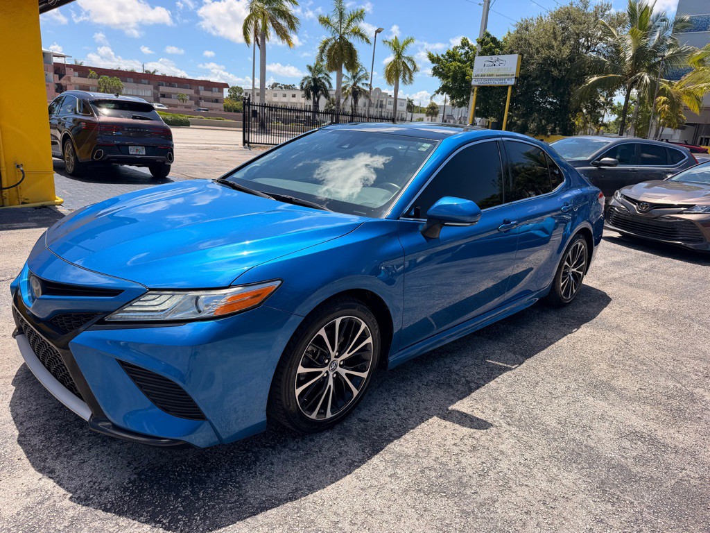 2020 Toyota Camry Image 2