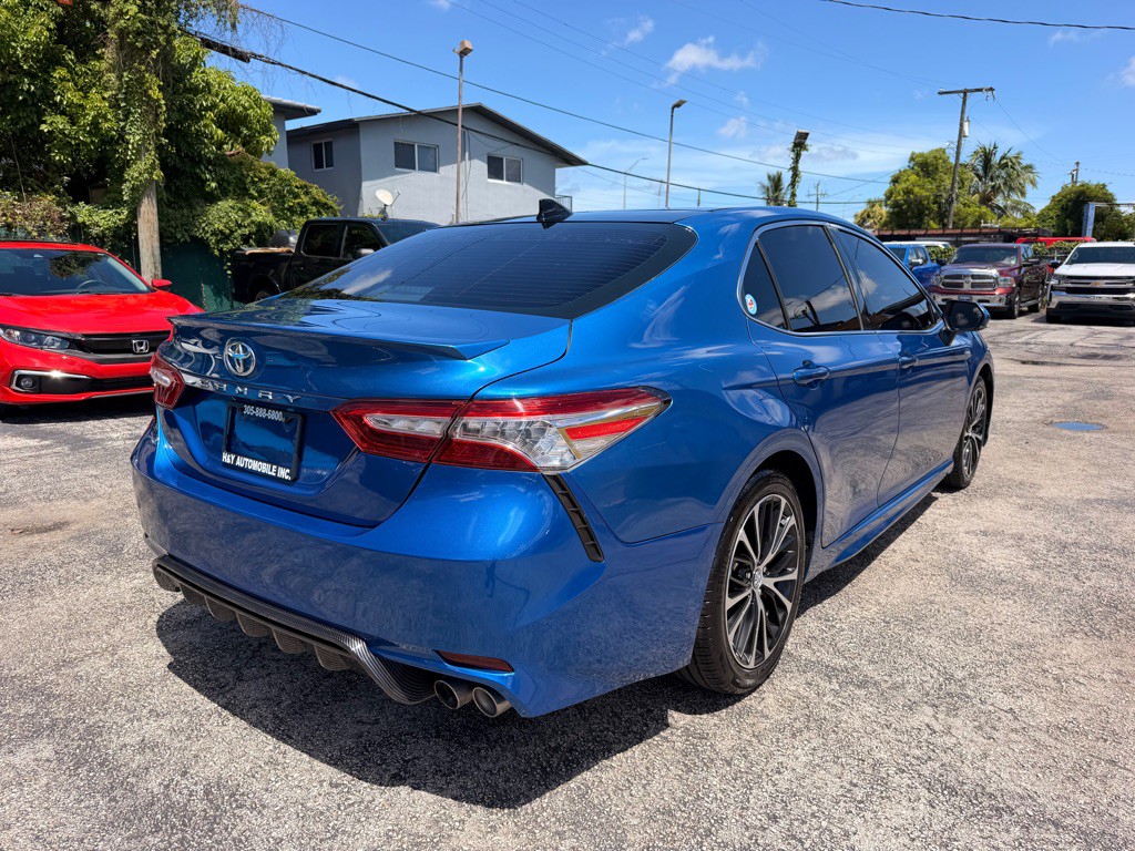 2020 Toyota Camry Image 10