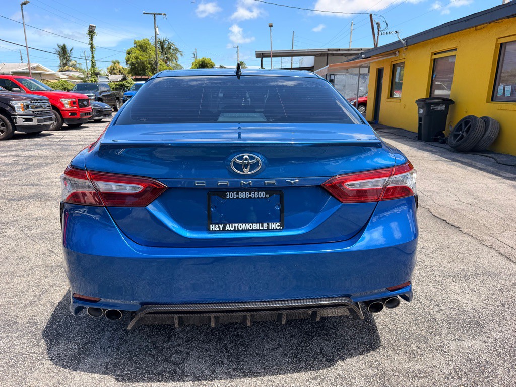2020 Toyota Camry Image 11