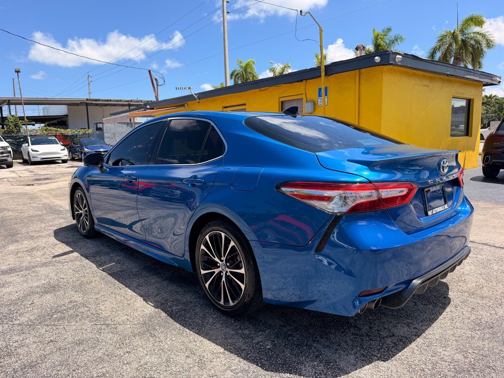 2020 Toyota Camry Image 13