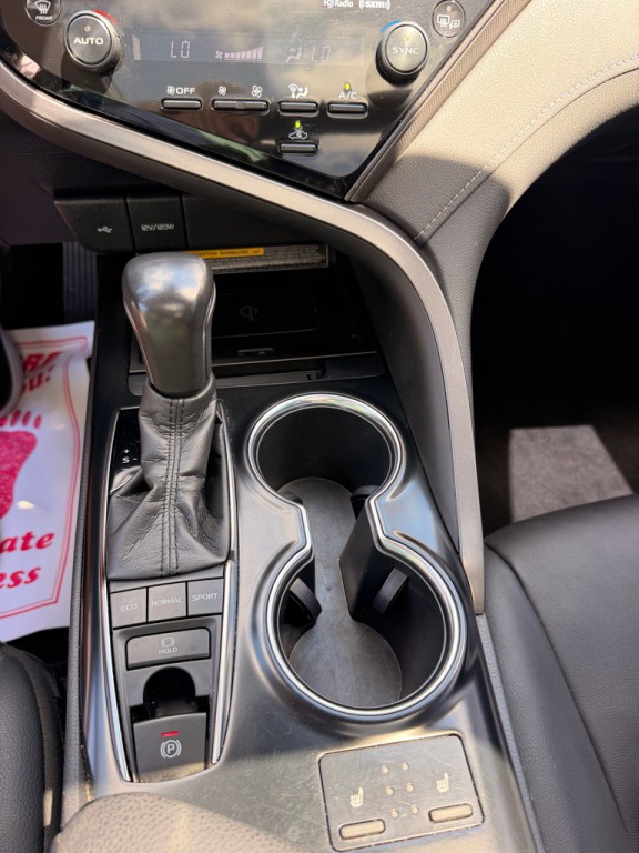 2020 Toyota Camry Image 25