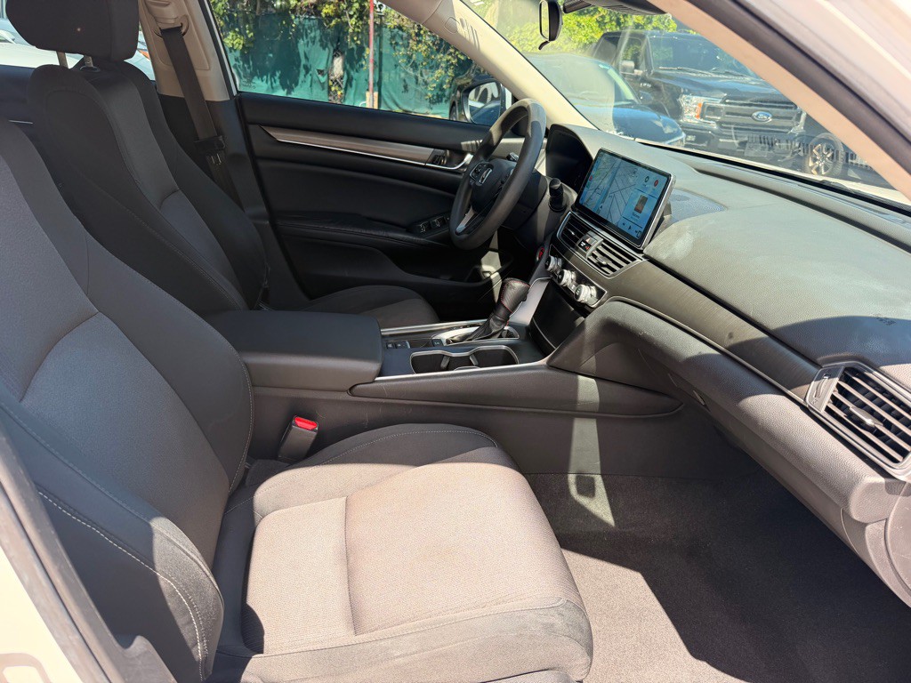 2018 Honda Accord Image 15