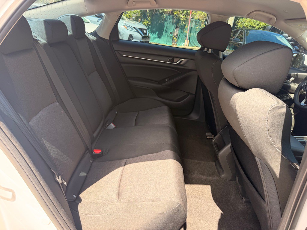 2018 Honda Accord Image 16