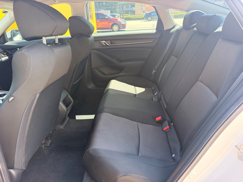 2018 Honda Accord Image 17