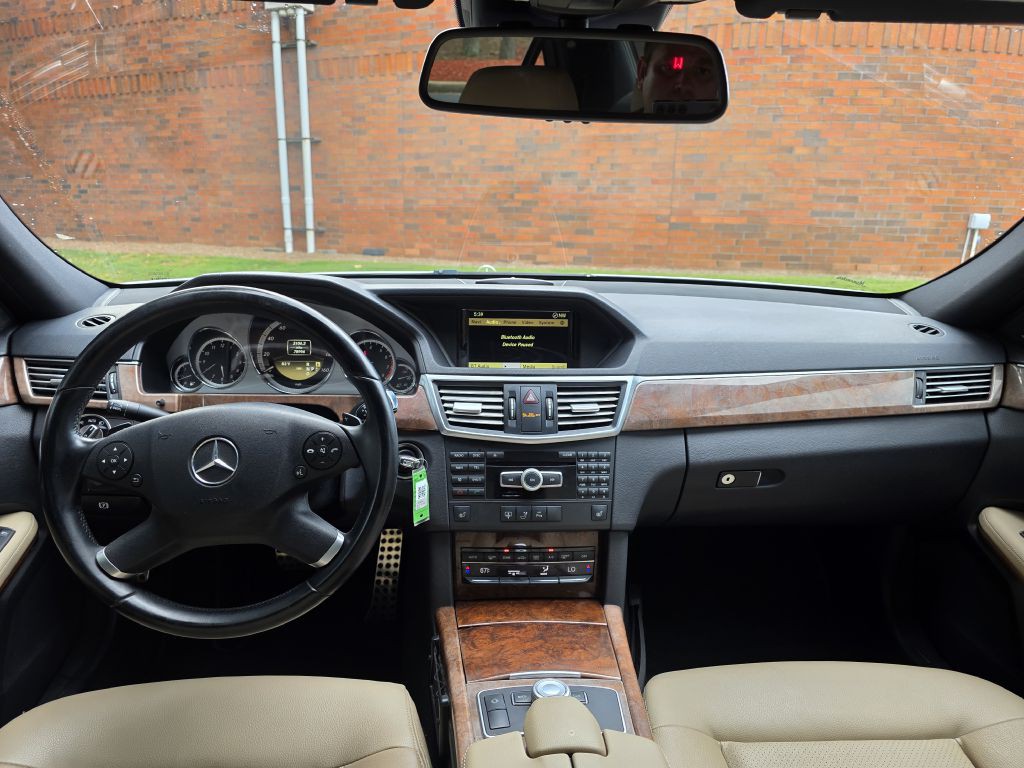 2012 Mercedes-Benz E-Class Image 21