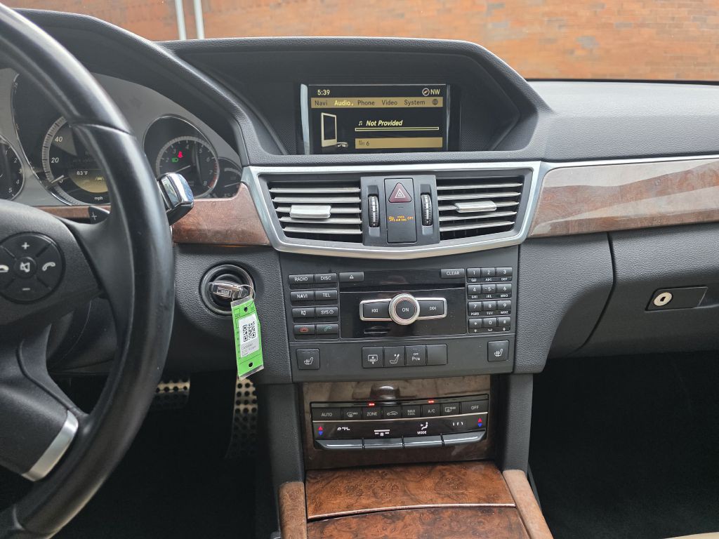 2012 Mercedes-Benz E-Class Image 22