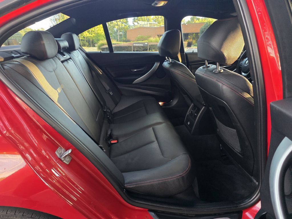 2014 BMW 3 Series Image 13