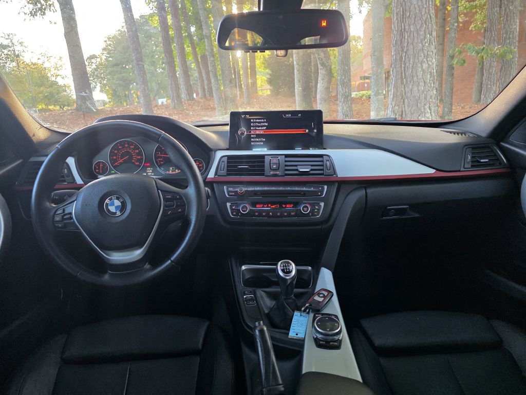 2014 BMW 3 Series Image 19