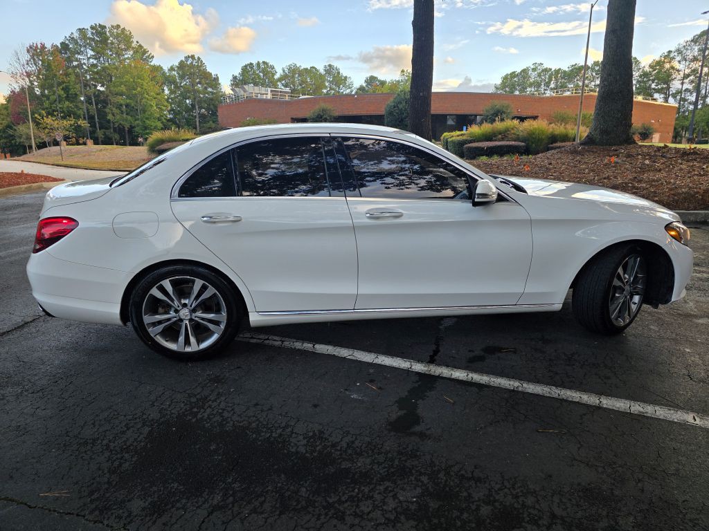 2016 Mercedes-Benz C-Class Image 8