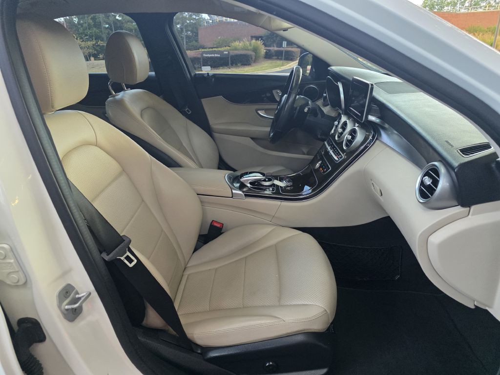 2016 Mercedes-Benz C-Class Image 11