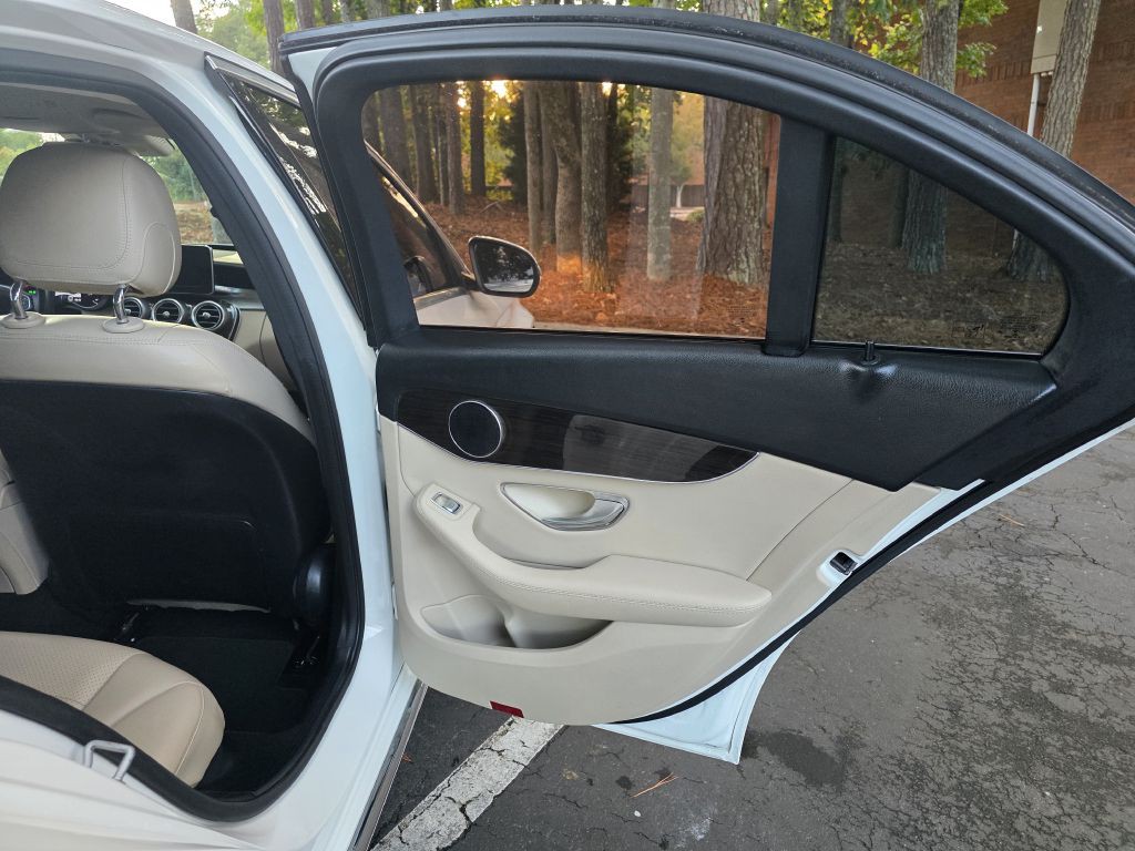 2016 Mercedes-Benz C-Class Image 12