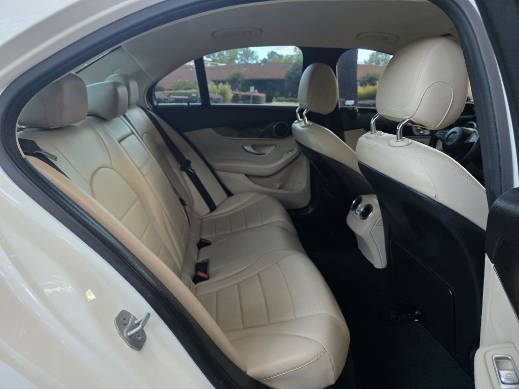 2016 Mercedes-Benz C-Class Image 13