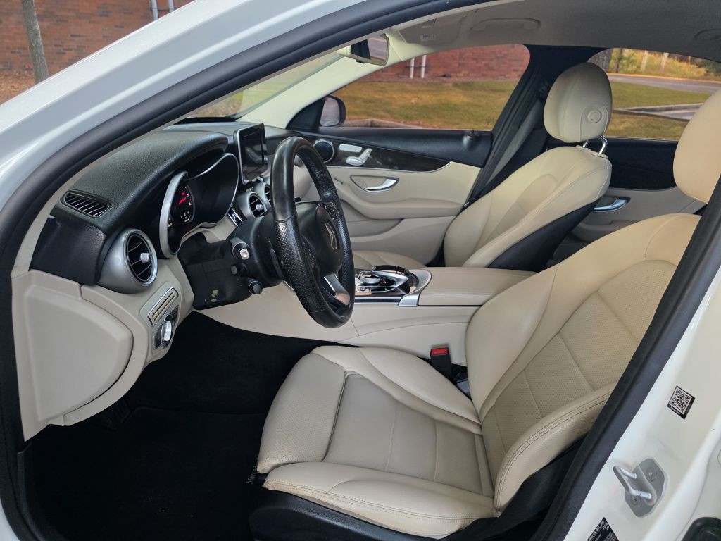 2016 Mercedes-Benz C-Class Image 17