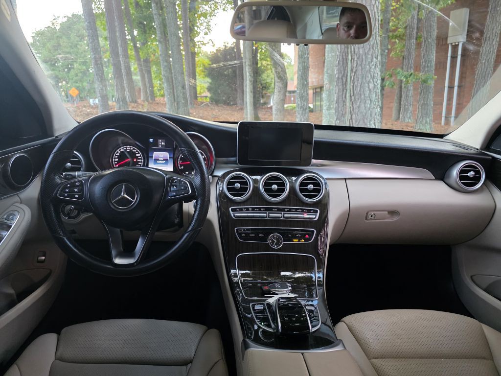 2016 Mercedes-Benz C-Class Image 19
