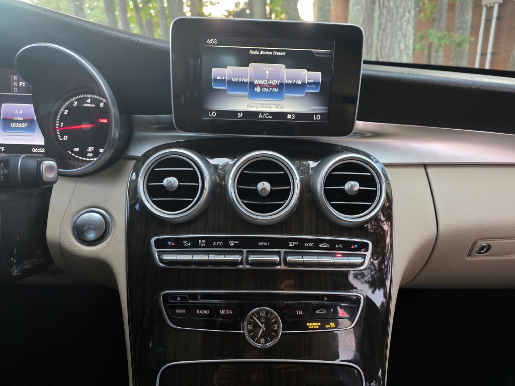2016 Mercedes-Benz C-Class Image 20