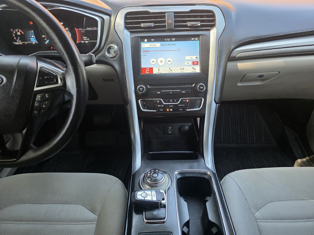 2017 Ford Fusion Image 19