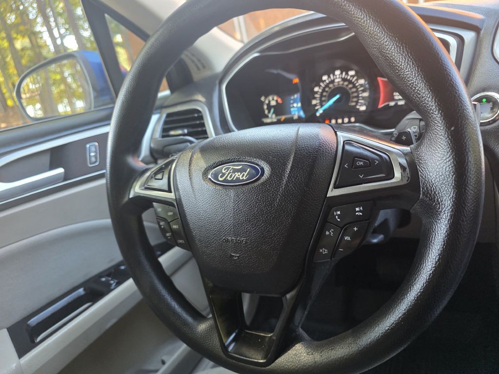 2017 Ford Fusion Image 20