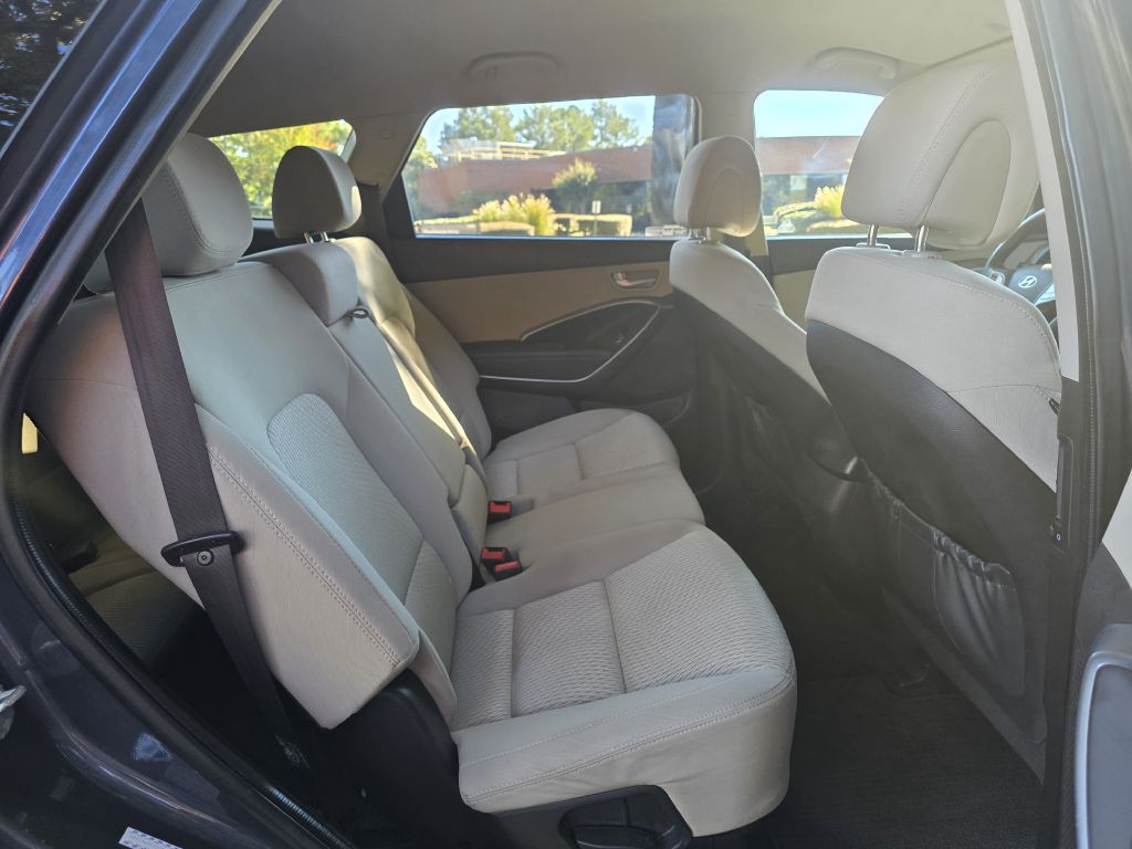 2016 Hyundai Santa Fe Image 13