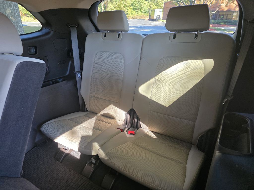 2016 Hyundai Santa Fe Image 16