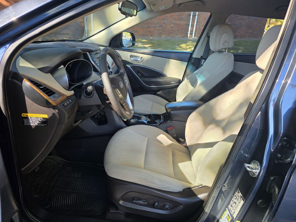 2016 Hyundai Santa Fe Image 19