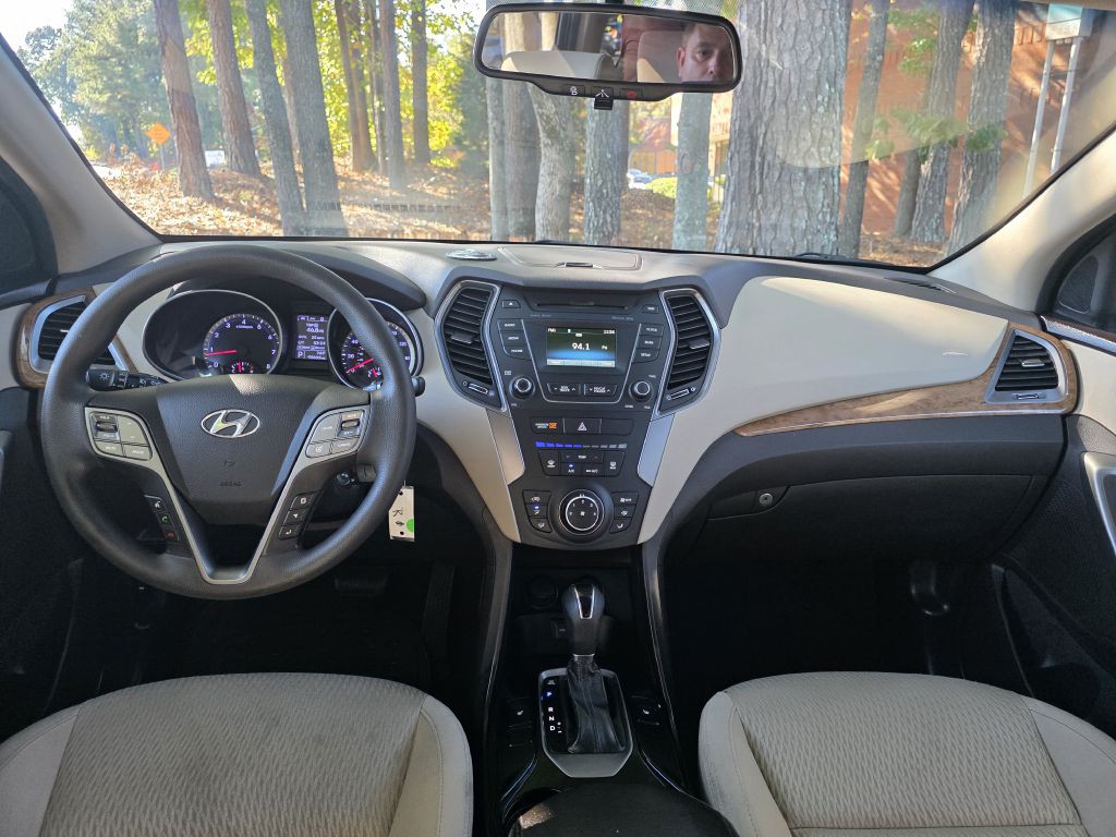 2016 Hyundai Santa Fe Image 23