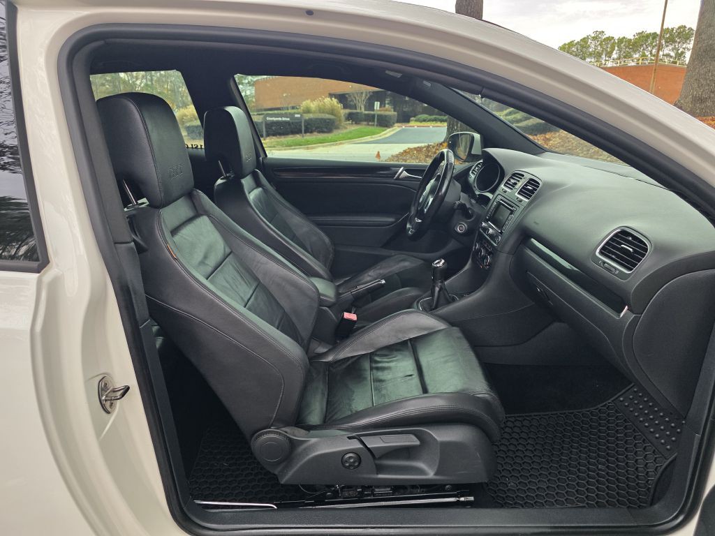 2011 Volkswagen GTI Image 11