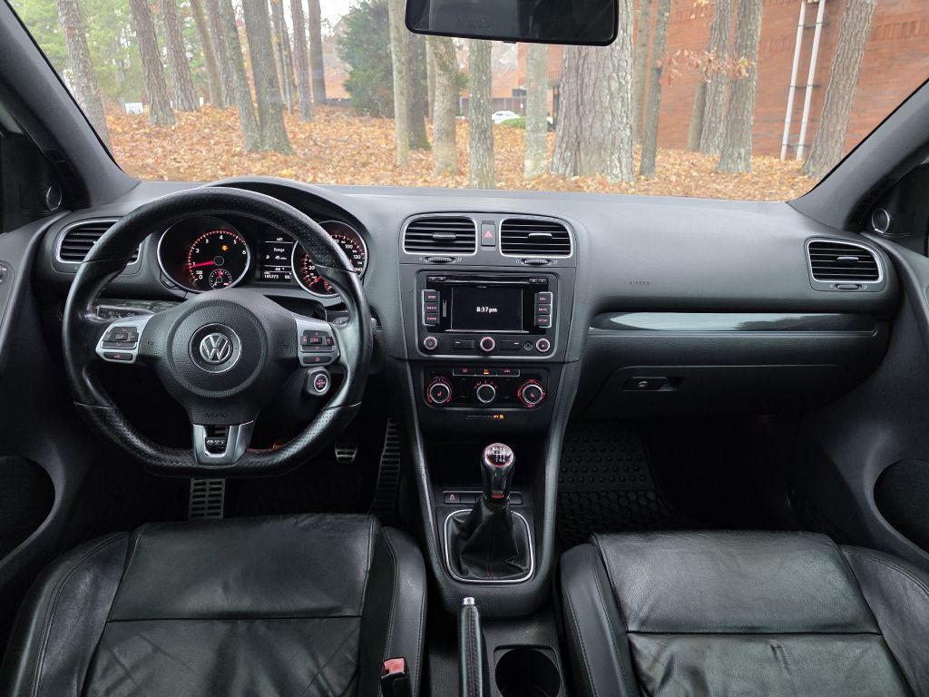 2011 Volkswagen GTI Image 17