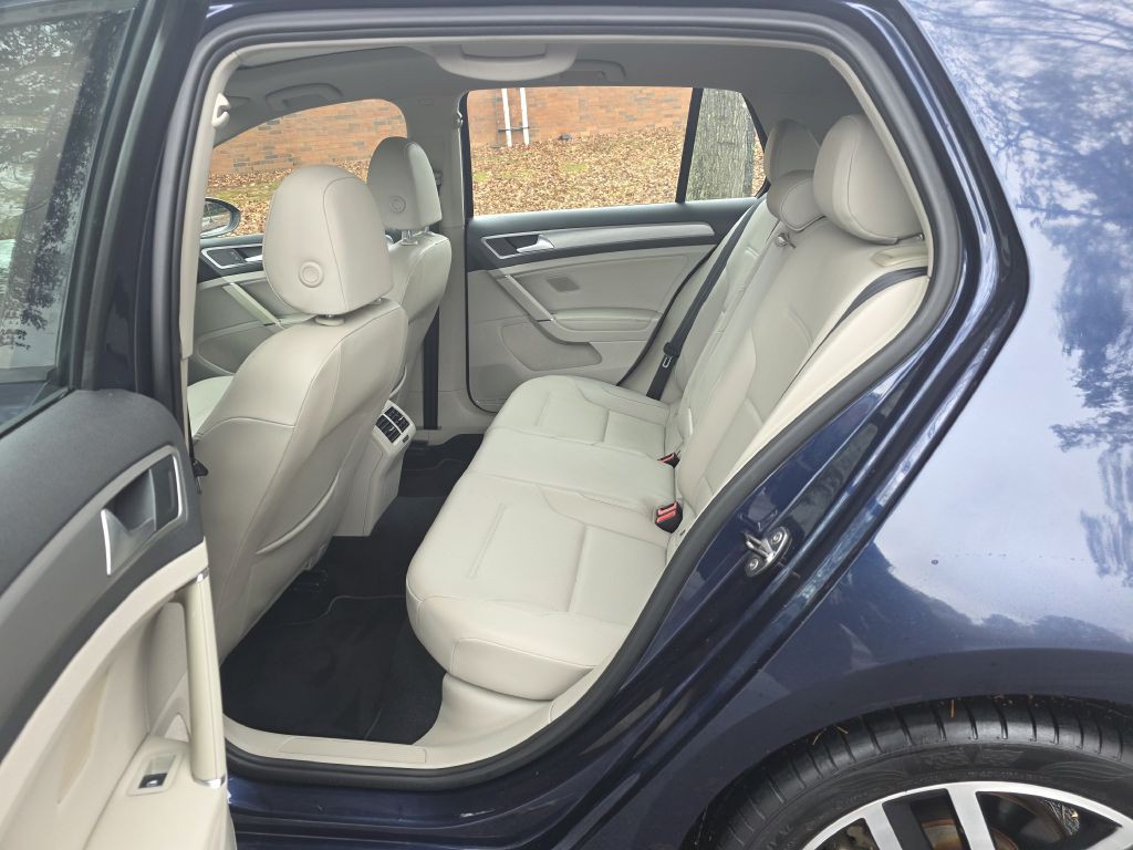 2015 Volkswagen Golf Image 15