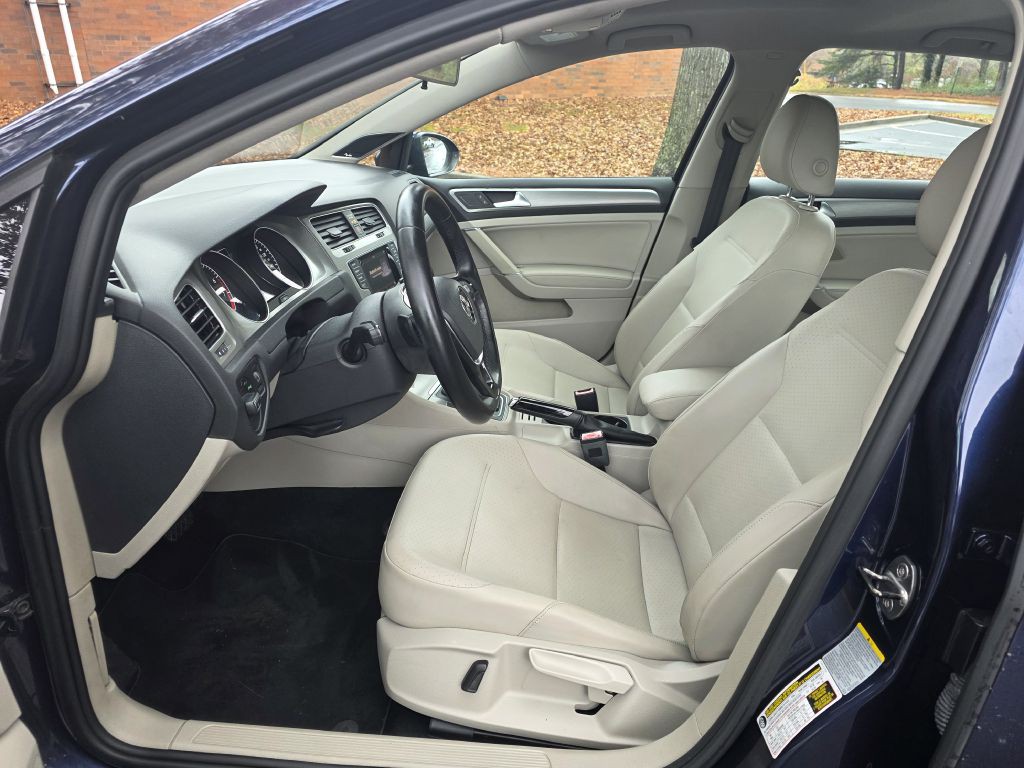 2015 Volkswagen Golf Image 17